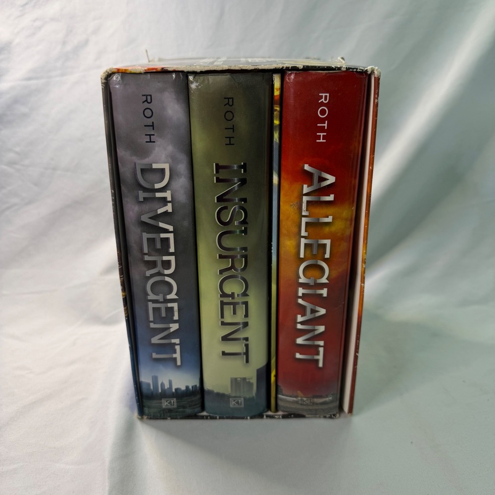 Veronica Roth Divergent Series Hardcover Box Set 3 Books + Bonus Booklet